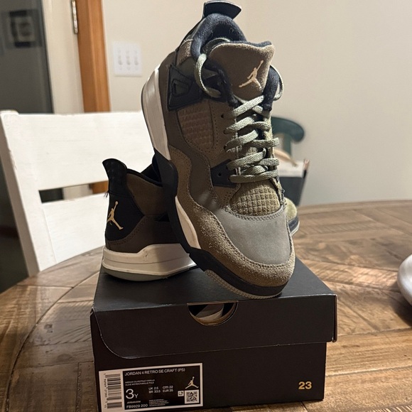 Jordan 4 Retro SE Craft size 3 YOUTH , EUC! - Picture 1 of 8